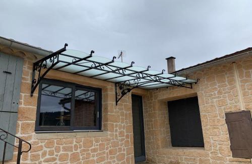 Prades Villa | Villa spacieuse avec piscine privée et vue montagne à Prades