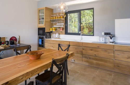 Beaumes-de-Venise Villa | Villa with air conditioning and heated pool
