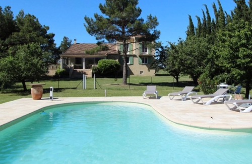 Bedoin House | Villa with beautiful view of Mont Ventoux, 2 km from the center of Bédoin.