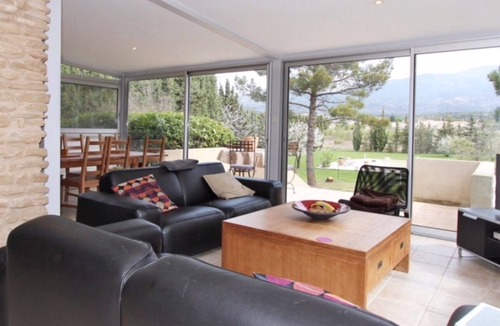 Bedoin House | Villa with beautiful view of Mont Ventoux, 2 km from the center of Bédoin.