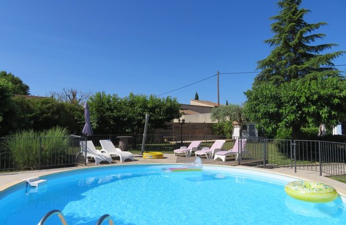 Entrechaux Villa | Villa with large garden, heated pool near Vaison and Mt Ventoux