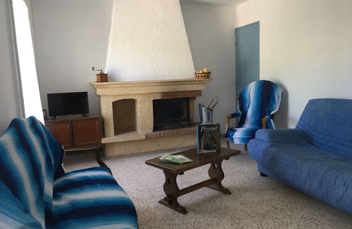 Caromb Villa | Villa with large garden and swimming pool in Provence near Mont Ventoux