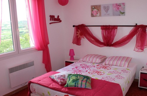 Villeneuve-de-Berg Villa | Villa with private pool, View, Fitness, pétanque, Loggia, Barbecue
