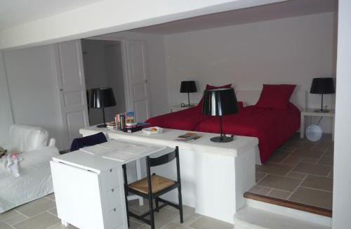 Montbrun-les-Bains Apartment | VillaFleury