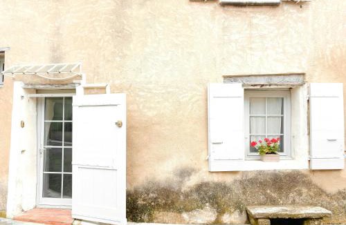 Venasque House | Village House With Panoramic View In Venasque