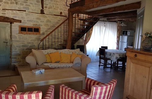 Condat House | Village house with private pool gite-loubaribas