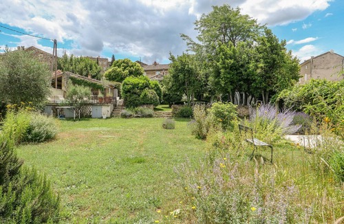 Rochegude Ski Chalet | Village house with swimming pool and pétanque court – Rochegude, Drôme Provençale