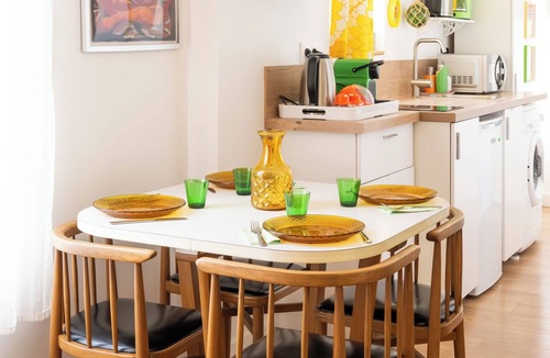 Esbly Apartment | Vintage, 10 min from Disneyland -30 min from Paris- 50m from train station - 30min from CDG airport