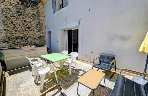 Mazan Apartment | Vintage 70's cosy avec terrasse et clim