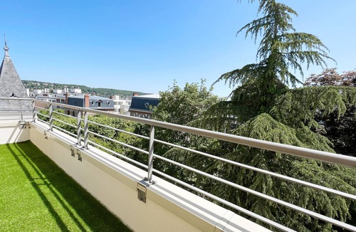 Orsay Apartment | Vrbo Property