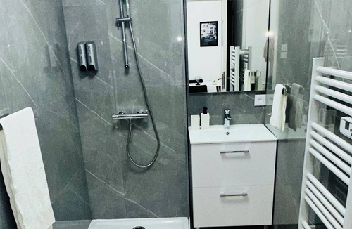 Faubourg Saint-Jacques Apartment | Vrbo Property