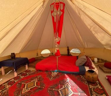 Dommartin-les-Cuiseaux Bed & Breakfast | vue et accès piscine chambre d hôte ,"tipi" et" cabane" ferme Bressane