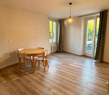 Vizille Apartment | Vue sur le château 1 er