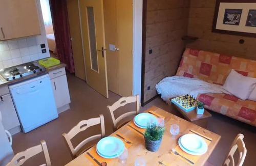 Lelex Apartment | VVF Les Monts Jura - 3 Room Apartment 8 People