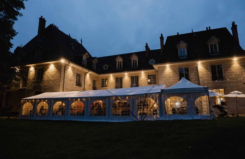 Mont-sous-Vaudrey Apartment | Wake up to a view of the park - a peaceful room in the château