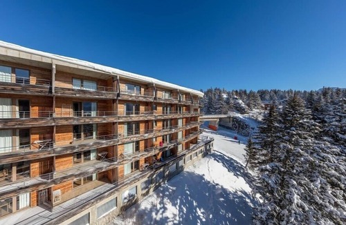 Chamrousse Condo | Warm and Inviting 1 Bedroom Alcove Apartment