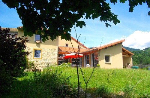 Job House | Warm, quiet house, ideal for hiking to the high plateaux.