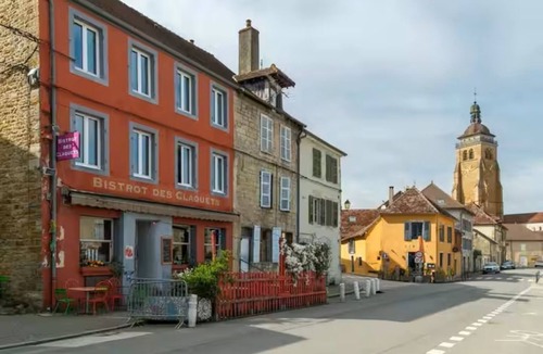 Arbois House | Waterfront studio in Arbois