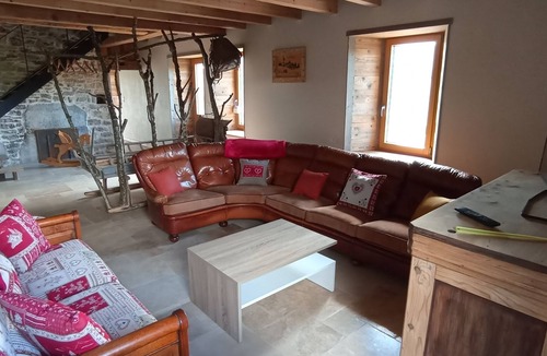 Guyans-Vennes House | Welcome to Au Grand Coeur Chaux 5-star gîte