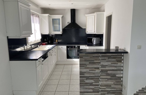 Anneyron House | Whole house 8 pl 4 bd near Peaugres zoo with swimming pool