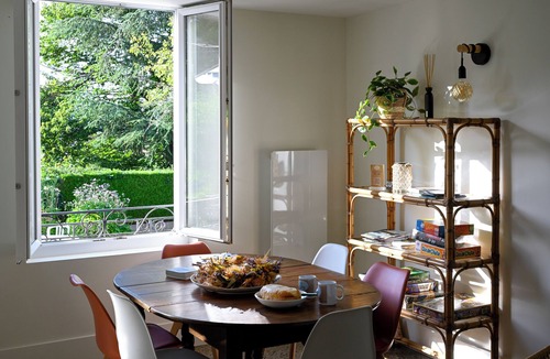 Besancon House | Whole house with 4 apartments, family room for meals, garden-near CV