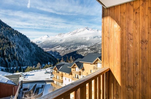 Valfrejus Apartment | Wifi, 300m from resort center, swimming pool, sauna, tv, ski locker, 32-36m², Valfréjus