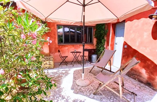 Entrechaux Apartment | wifi - rivière - garage vélo - animaux payants