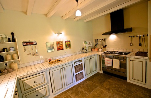 Caromb Villa | With Optic fibre Wifi, stunning location, pool and walking distance to village