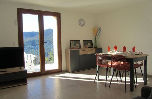 Buis-les-Baronnies Apartment | Wohnung "Lou Pitchot Maximénet - Le Renard" by Interhome