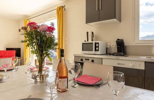 Sainte-Jalle House | Wonderful private villa for 6 guests with WIFI, private pool, TV and terrace