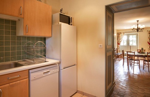 La Tagniere House | Wonderful private villa for 8 guests with WIFI, pool, TV, patio and pets allowed