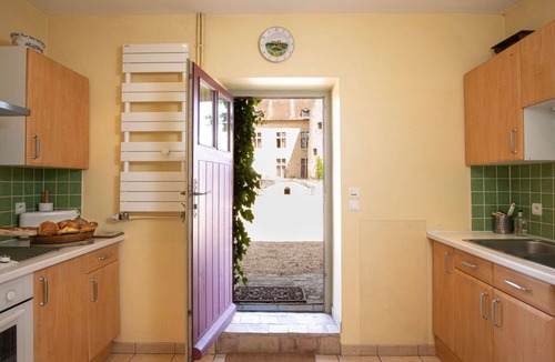 La Tagniere House | Wonderful private villa for 8 guests with WIFI, pool, TV, patio and pets allowed