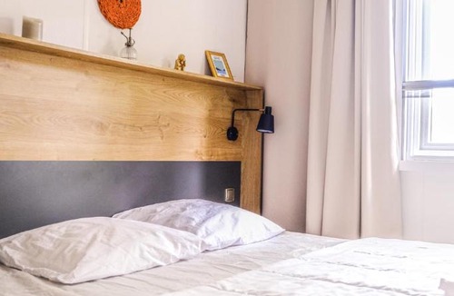 Saint-Thome Other | wood cottage family