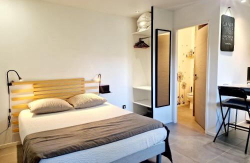Laveyron Apartment | WOOD - Gîte meublé & confort Drôme - Écolodgîte