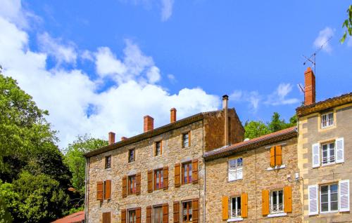 Saint-Felicien Apartment | Wood Loft