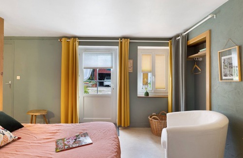 Nouans-les-Fontaines Bed & Breakfast | Wooden Room Near Beauval Zoo
