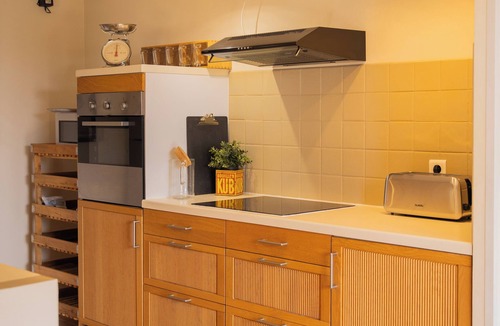 Le Barroux House | Woodpigeons at Le Barroux. An ideal holiday home for discovering Provence
