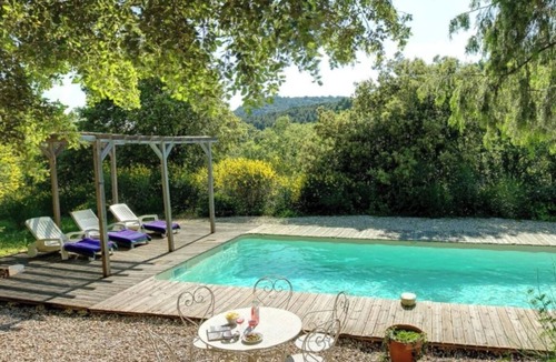 Le Barroux House | Woodpigeons at Le Barroux. An ideal holiday home for discovering Provence