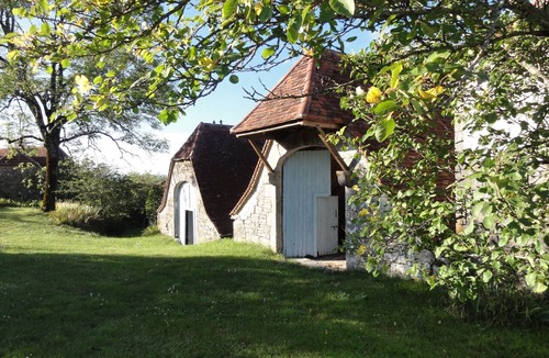 Loubressac House | Writer Retreat, Tranquil Stone Farmhouse, Views, Ancient Barns, Rose Garden