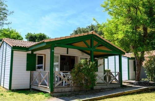 Saint-Georges-d'Oleron Ski Chalet | ZEcamping 5 étoiles piscine couverte club enfant hammam locatif TV 51m2