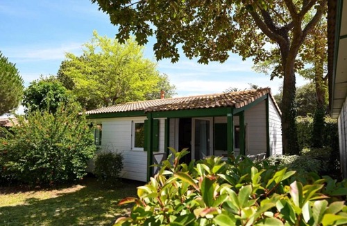 Saint-Georges-d'Oleron Ski Chalet | ZEcamping 5 étoiles piscine couverte club enfant hammam locatif 41m2