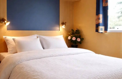 Saint-Honore-les-Bains House | ZEcamping 3 étoiles parc aquatique toboggans chiens acceptés locatif TV 23m2