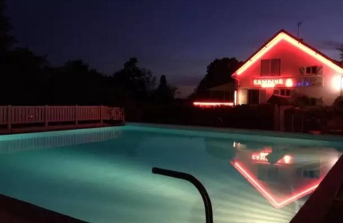 Saint-Honore-les-Bains Apartment | ZEcamping 3 étoiles familial avec Piscine et Bar-restaurant