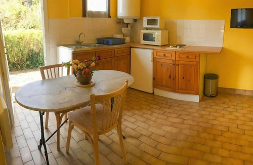 Saint-Honore-les-Bains House | ZEcamping 3 étoiles espace aquatique toboggans locatif TV 20m2 2 pers
