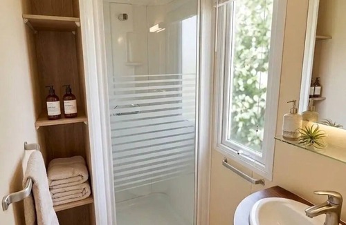 Saint-Honore-les-Bains House | ZEcamping 3* toboggans pataugeoire fitness locatif 6 pers
