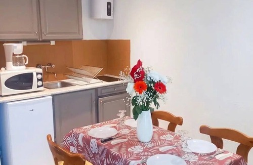 Saint-Honore-les-Bains House | ZEcamping 3 étoiles parc aquatique toboggans locatif TV 33m2 4 pers