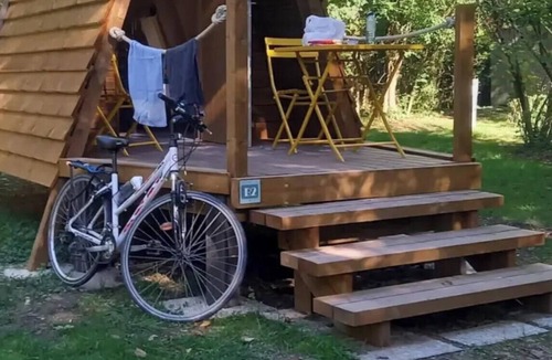 Sauxillanges Cabin | ZEcamping 3 étoiles piscine chiens acceptés fitness tente 8m2 2 pers