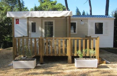 Mondragon House | ZEcamping 3 étoiles animé piscine chauffée locatif TV BBQ clim 33m2