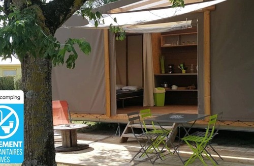Hauterives House | ZEcamping 3 étoiles familial piscine chauffée cabane BBQ 17m2