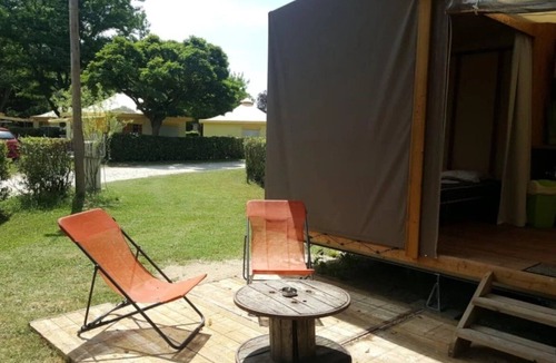 Hauterives House | ZEcamping 3 étoiles familial piscine chauffée cabane BBQ 17m2